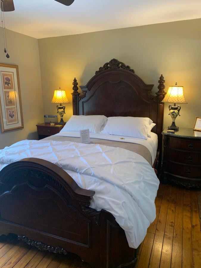 Bed and Breakfast The Red Coat à Niagara-on-the-Lake Extérieur photo